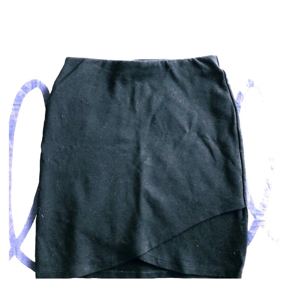 SOLD - Aritzia Sunday Best Primrose Skirt - Picture 3 of 3